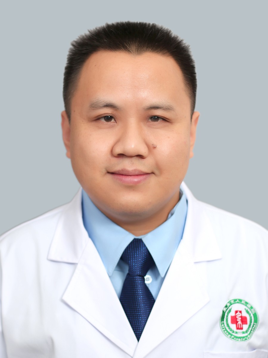 副主任医师 黄超