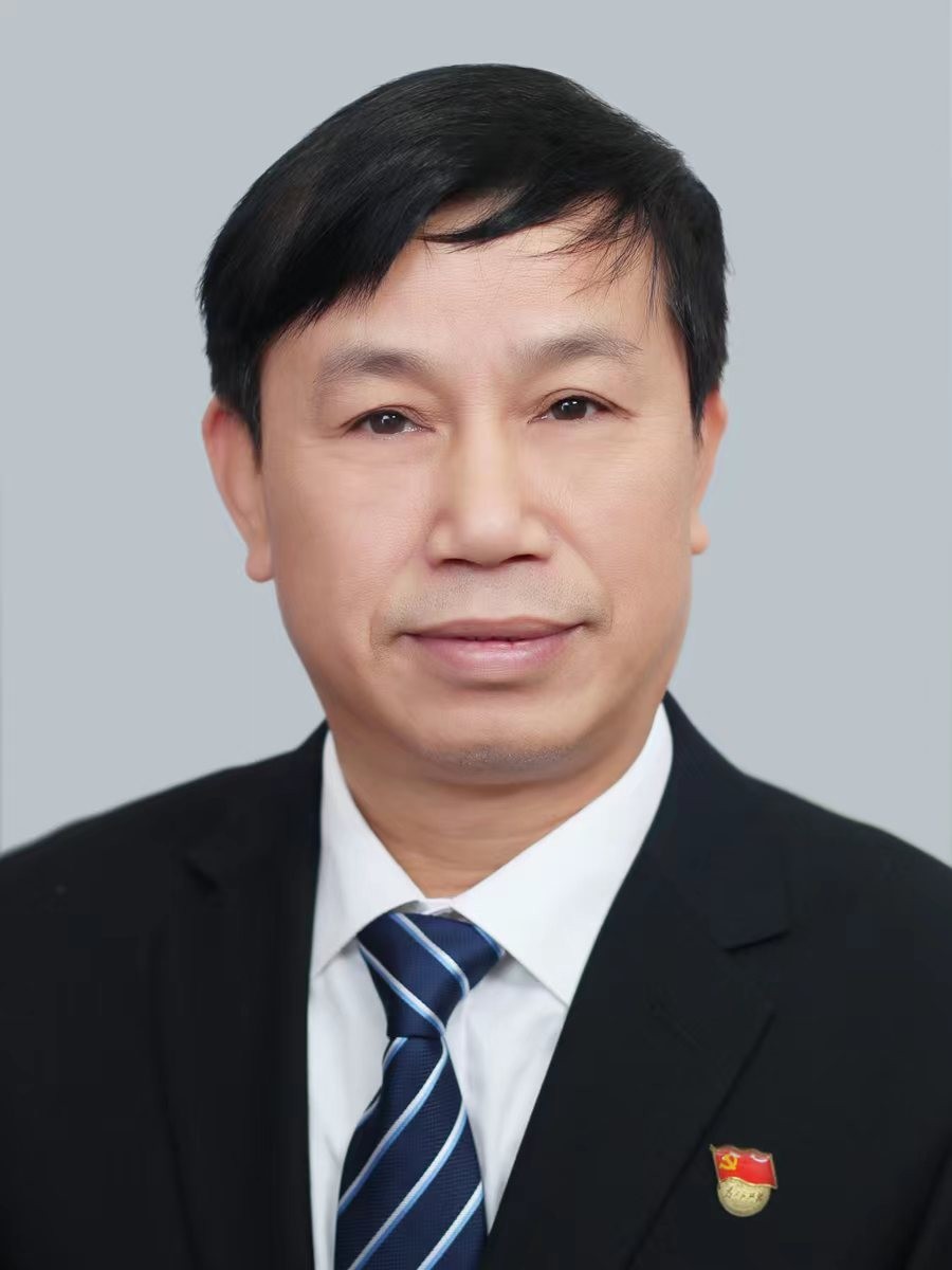 副科级干部 谢锋云